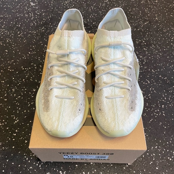 Yeezy Boost 380 CalGlo Size 10 fits Women’s 9-9.5 - Picture 6 of 9